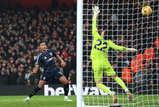 LONDON, ENGLAND - JANUARY 18: Ollie Watkins of Aston Villa scores his team's second goal past David Raya of Arsenal during the Premier League match between Arsenal FC and Aston Villa FC at Emirates Stadium on January 18, 2025 in London, England. (Photo by Neville Williams/Aston Villa FC via Getty Images)