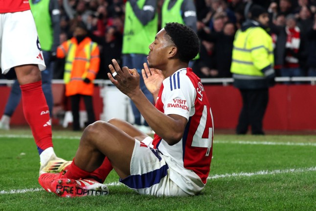 LONDON, ENGLAND - FEBRUARY 02: Myles Lewis-Skelly of Arsenal celebrates scoring his team's third goal during the Premier League match between Arsenal FC and Manchester City FC at Emirates Stadium on February 02, 2025 in London, England. (Photo by Alex Pantling/Getty Images)