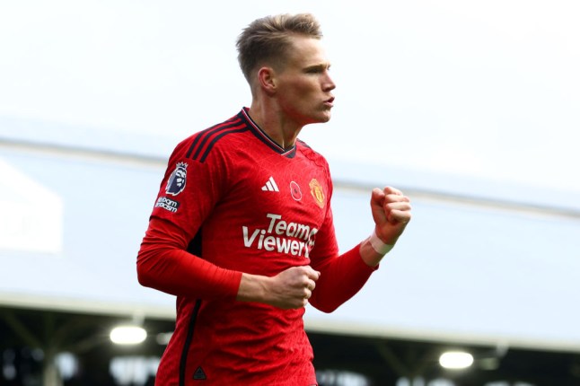 Fulham FC v Manchester United - Premier League