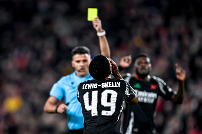 PSV Eindhoven v Arsenal FC - UEFA Champions League 2024/25 Round of 16 First Leg