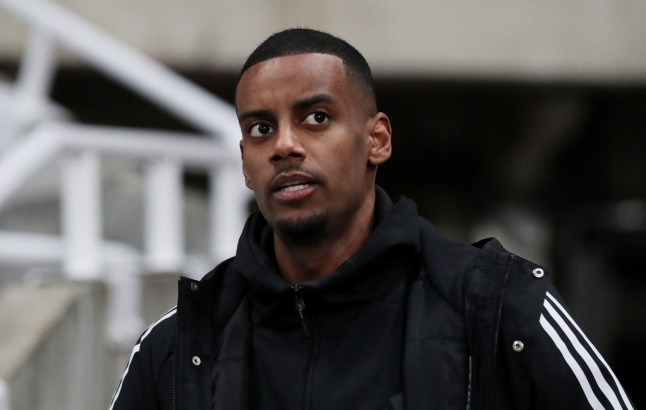 Soccer Football - Carabao Cup - Semi Final - Second Leg - Newcastle United v Arsenal - St James' Park, Newcastle, Britain - February 5, 2025 Newcastle United's Alexander Isak arrives at the stadium before the match REUTERS/Scott Heppell EDITORIAL USE ONLY. NO USE WITH UNAUTHORIZED AUDIO, VIDEO, DATA, FIXTURE LISTS, CLUB/LEAGUE LOGOS OR 'LIVE' SERVICES. ONLINE IN-MATCH USE LIMITED TO 120 IMAGES, NO VIDEO EMULATION. NO USE IN BETTING, GAMES OR SINGLE CLUB/LEAGUE/PLAYER PUBLICATIONS. PLEASE CONTACT YOUR ACCOUNT REPRESENTATIVE FOR FURTHER DETAILS..
